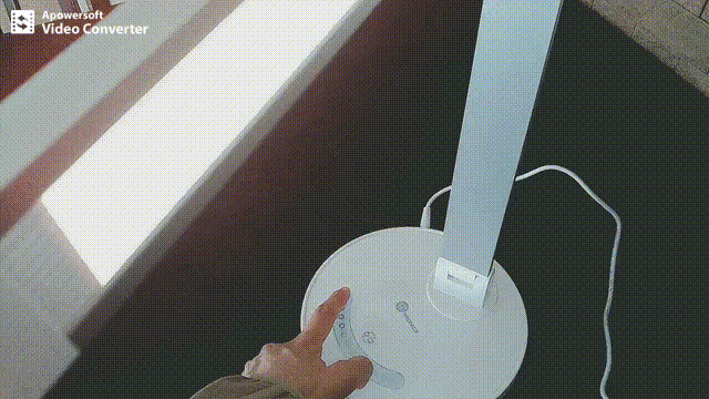 タッチパネルで明るさ変更